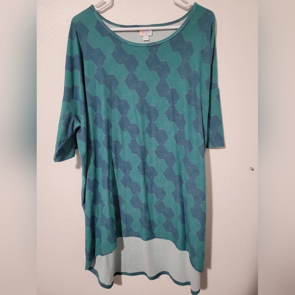 LuaRoe Irma size 2x top